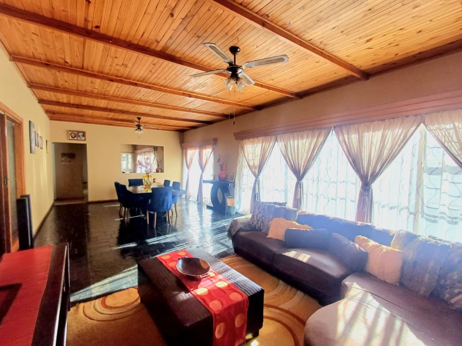 4 Bedroom Property for Sale in Uitsig Free State